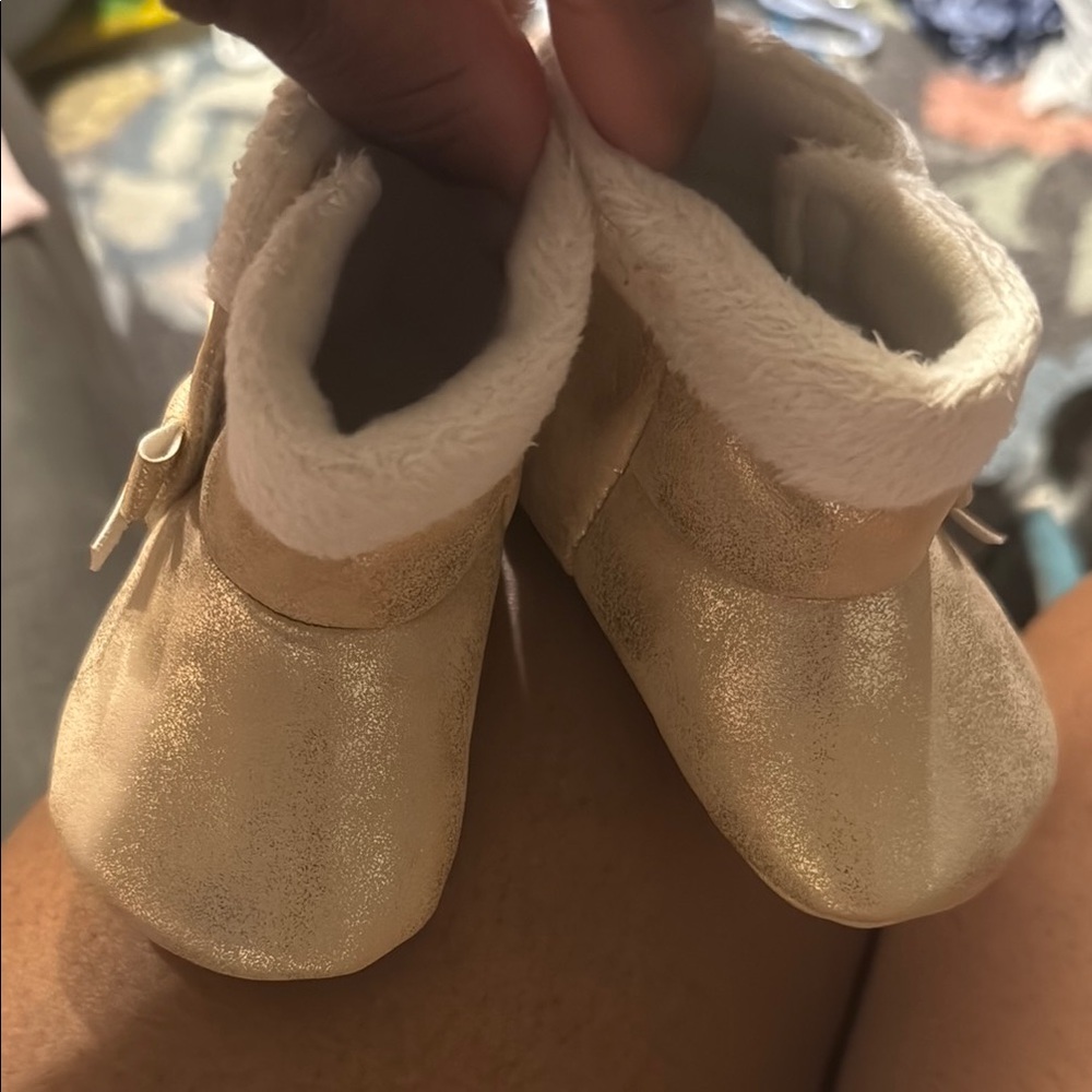 Child of Mine Gold Baby Walker Booties 3-6 M ✨🥰💕